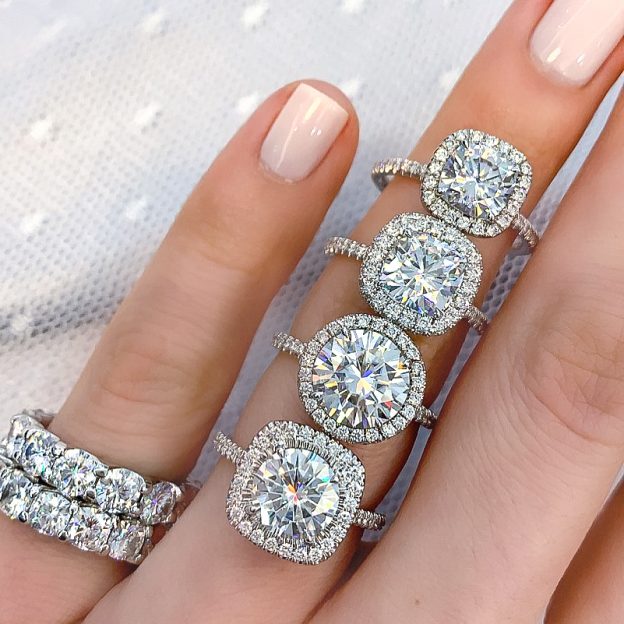 Cushion Cut vs. Round Brilliant: A Diamond Shape Comparison