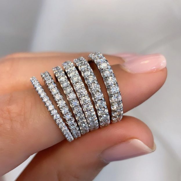 What are Pave Diamond Settings?