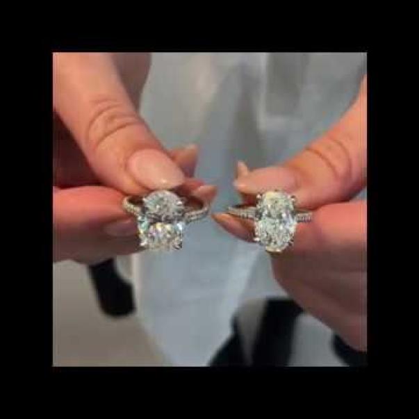 Oval Shape Diamond VS Moissanite Ring