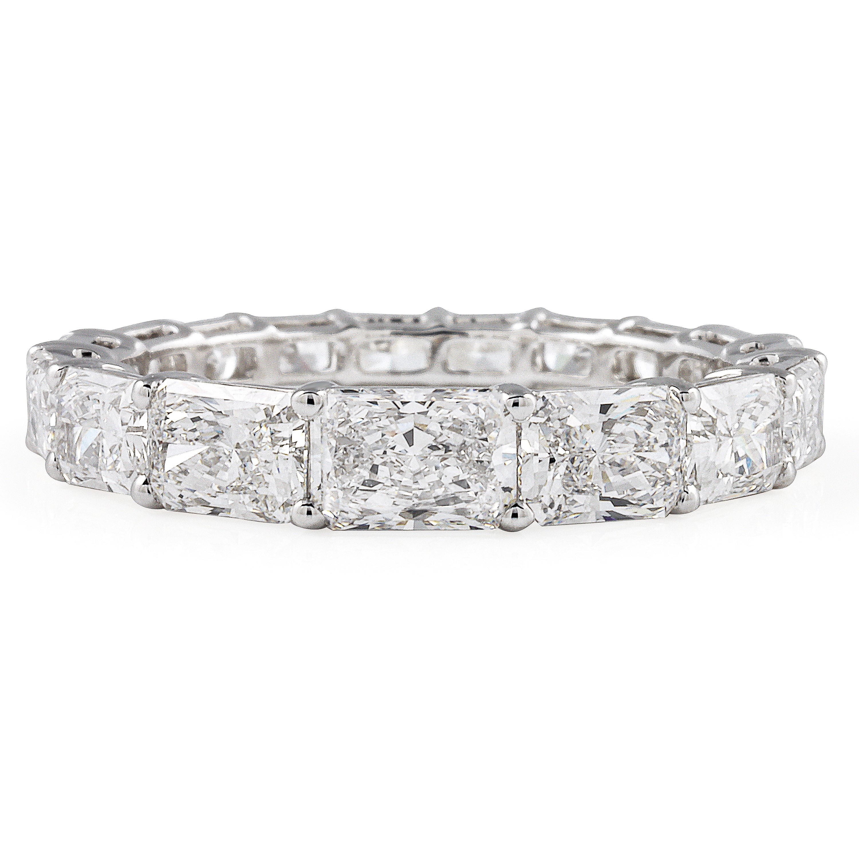2.8 carat Radiant Cut Lab Diamond East-West Tapered Band profile